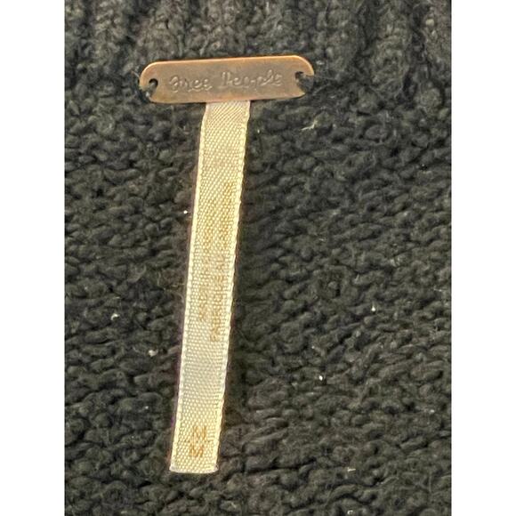 Free People V-Neck Sweater - Size M - Thick & Cozy‎ - Picture 3 of 8